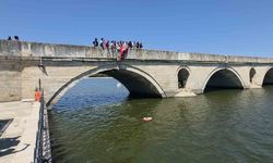 Meriç Nehri'ne bırakılan çiçeklerle Porajmos kurbanları anıldı