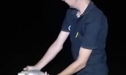 Oltasına takılan yavru sazanı 'Büyü de gel' diyerek tekrar suya bıraktı