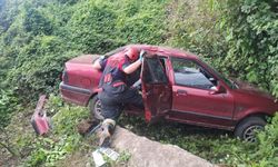 Ordu'da otomobil bahçe duvarına çarptı: 2 yaralı