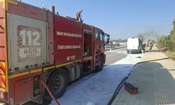 Patlamaların yaşandığı minibüs alevlere teslim oldu