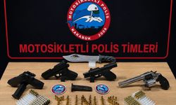 Polisin şüphe üzerine durdurduğu araçtan silah çıktı