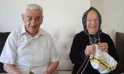 Rüyası hayatına yön verdi, yarım asırdır çocuklar için örgü örüyor: 72 yıllık eşi en büyük destekçisi