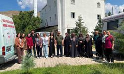 Sağlık ekipleri Yurtbaşı Mahallesi'nde vatandaşlarla buluştu