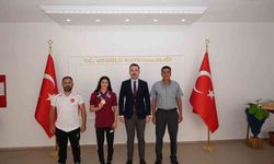 Şampiyon Elvira'ya tebrik