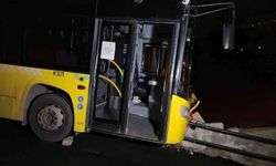 Sarıyer'de İETT otobüsü bariyerlere çarptı: Evlere metreler kala durdu
