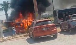 Seyir halindeki otomobil alev topuna döndü