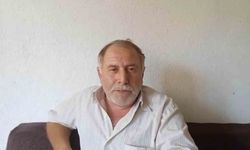 Sıcaktan bunaldı, yağmuru fırsat bilip adeta banyo yaptı