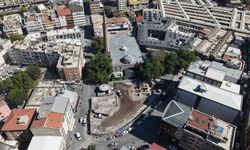 Suriçi Cami Kebir'de hem tarih gün yüzüne çıkıyor, hem esnafın yüzü gülüyor