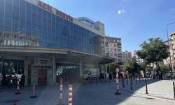 Tartıştığı kişiler tarafından bıçaklanan 18 yaşındaki genç hayatını kaybetti