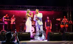 Tavas'ta Zeybek, Kültür ve Sanat Festivali'nde Rafet El Roman rüzgarı esti