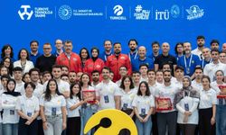 Turkcell ve TEKNOFEST'in '5G ve Yapay Zekâ ile Akıllı Yol Güvenliği Yarışması'nda final heyecanı yaşandı