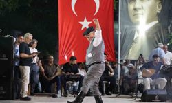 Üstat ve genç efeler 'Zeybek Ateşi'ni yaktı