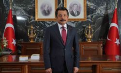 Vali Demiryürek: '30 Ağustos, bağımsızlığın yanı sıra milli iradenin, ortak dayanışmanın ve birlikte yaşama iradesinin de güçlü bir ifadesidir'