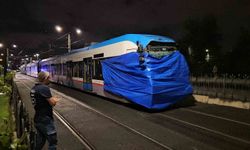 Zeytinburnu'nda kafa kafaya çarpışan tramvaylar kaza alanından kaldırıldı