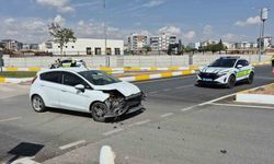 Adıyaman'da iki otomobil çarpıştı: 3 yaralı