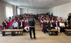 Afyonkarahisar'da üniversite öğrencilerine 'Narko Gençlik' eğitimi