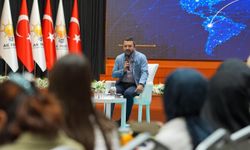 AK Parti İstanbul İl Gençlik Kolları 'Diplomasi Atölyesi'ni hayata geçirdi