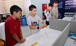 Akademi Manisa'da gençlere robotik ve mühendislik deneyimi