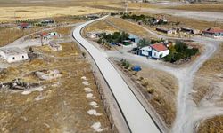 Aksaray'da köy yollarının asfaltları devam ediyor