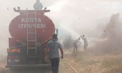 Akşehir'de göl kenarındaki kamış deposu alevlere teslim oldu