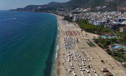 Alanya'da 1 Eylül'de sahiller doldu taştı