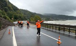 Alaplı-Akçakoca yolunda heyelan