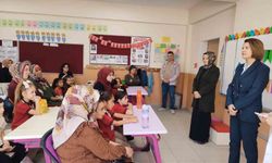 Altıntaş'ta Uyum Haftası heyecanı: Minik öğrenciler okula ilk adımı attı