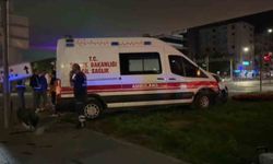 Ambulans ile otomobil çarpıştı: 6 yaralı