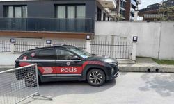 Annesiyle tartıştı, öfkesini İETT durağından çıkardı: Kaldırım taşıyla camını kırdı