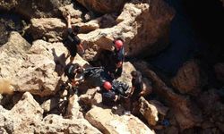 Antalya'da kayıp olarak aranan kadının cansız bedeni 35 metrelik falezlerin dibinde bulundu