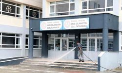 Ataşehir'de okullar temizlenerek yeni eğitim dönemine hazırlanıyor