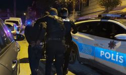 Avcılar'da 'dur' ihtarına uymayan şahıs polis aracına çarparak kaçmaya çalıştı