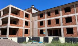 Ayancık'ta yarım kalan huzurevi inşaatı bakanlığa devredildi