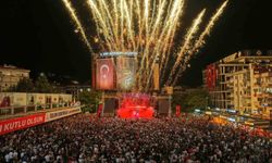 Aydın'ın kurtuluş coşkusu Atatürk Kent Meydanı'na sığmadı