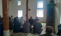 Babullu Köyü Gazi Camii'nde 50 yılın ardından Cuma namazı kılındı
