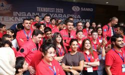 Bakan Kacır ve Selçuk Bayraktar, SANKO yürütücülüğünde düzenlenen Teknofest İnsanlık Yararına Teknolojiler yarışmasını ziyaret etti