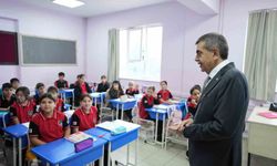 Bakan Tekin'den Yalova'da okul ziyareti