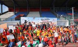Bartın'da Filistin'e destek için uçurtma etkinliği düzenlendi