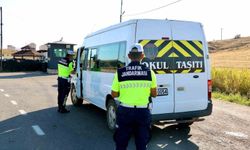 Bayburt'ta okul çevreleri ve servis araçları denetlendi