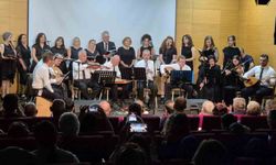 Beyaz önlüklerin bu kez reçetesi müzik oldu