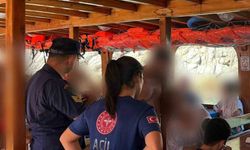 Bodrum'da gezi teknesinde rahatsızlanan vatandaşa tıbbi tahliye