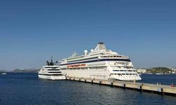 Bodrum'u iki yolcu gemisi ziyaret etti