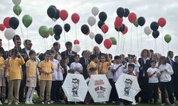 Bolu'da binlerce öğrenci Gazzeli çocuklar için yürüdü: Gökyüzüne umut uçurdular