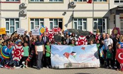 Burhaniye'de gökyüzü uçurtmalarla renklendi