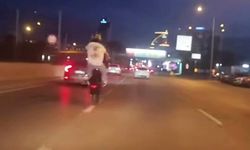 Bursa'da plakasız motosiklet sürücüsünün tehlikeli hareketi kamerada
