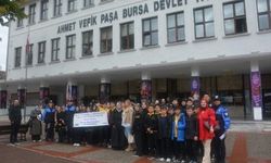 Bursa'da polisten öğrencilere tiyatro sürprizi