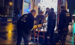 Bursa'da yağışlı havada motosiklet devrildi: Yaralının rahat tavırları dikkat çekti