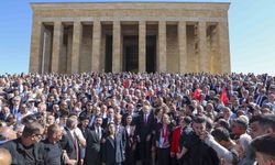 CHP Genel Başkanı Kılıçdaroğlu Anıtkabir'i ziyaret etti