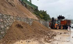 D-100 kara yolunda heyelan: Ulaşım kontrollü sağlanıyor