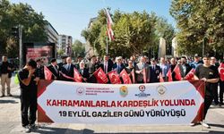 Denizli'de Gaziler 'Kahramanlarla Kardeşlik Yolunda' yürüyüşü gerçekleştirdi